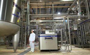 Vinamilk đang đẩy mạnh ứng dụng AI trong vận hành và quản trị chuỗi cung ứng, đồng thời xử lý tới 1 triệu đơn hàng mỗi ngày qua hệ thống bán lẻ trực tiếp và online. Ảnh: Vinamilk