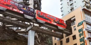LEGO biến Metro Thượng Hải thành đường đua F1
